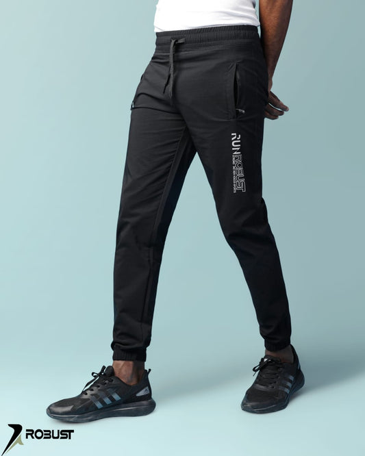 ROBUST FIT Sweatpants اسود