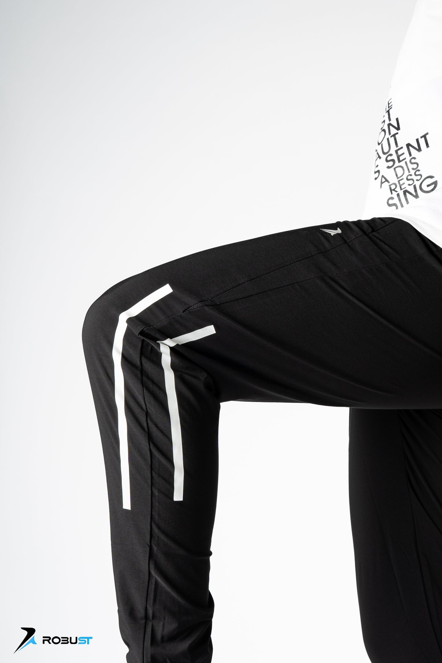 ROBUST Fit Sweatpants Soft اسود