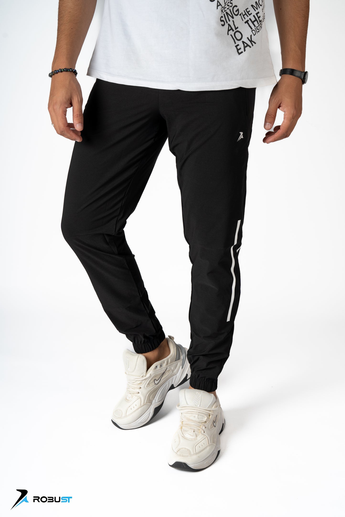 ROBUST Fit Sweatpants Soft اسود