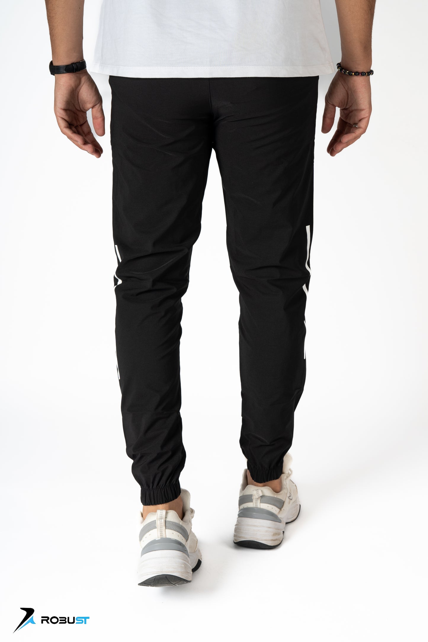 ROBUST Fit Sweatpants Soft اسود